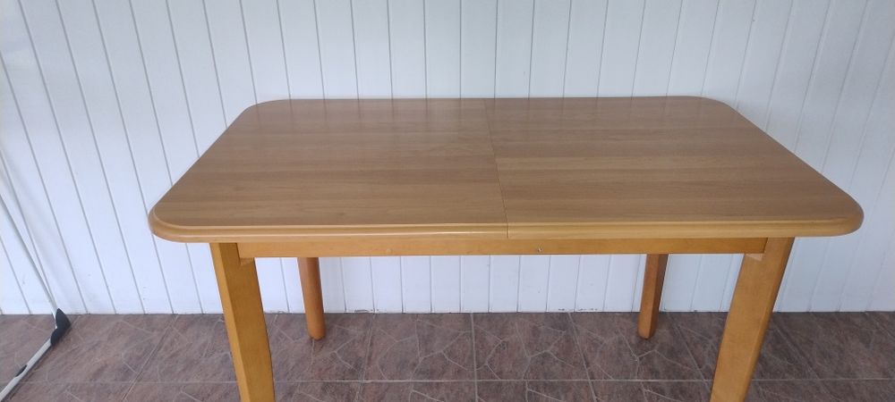 Sprzedam stoł w dobrym stanie rozm 134 x79+ 40 rozkladany