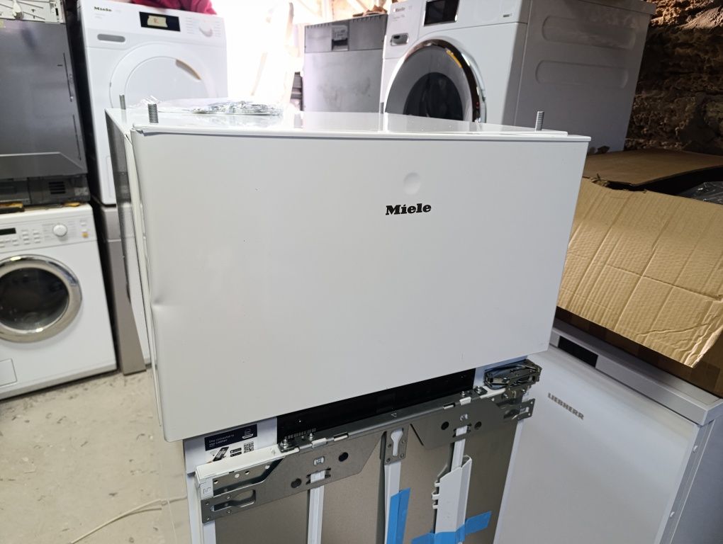 Цоколь зі скриньою (35 см) Miele WTS 510