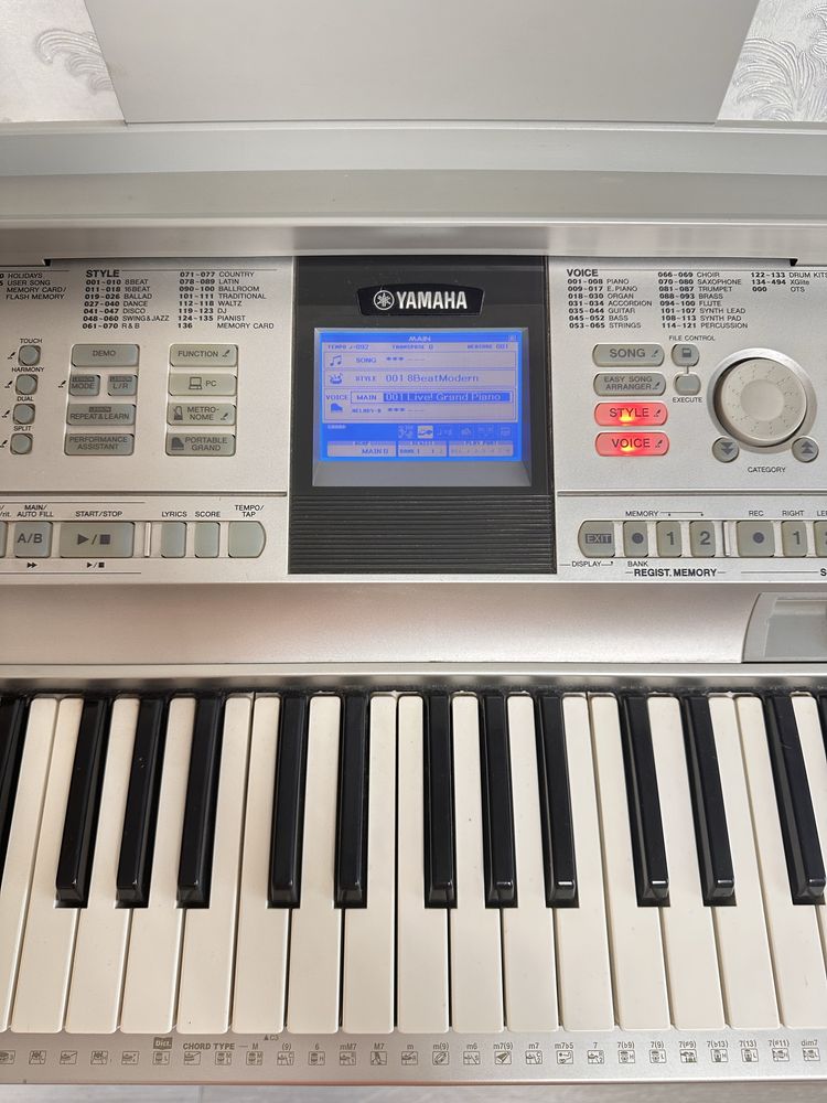 Синтезатор Yamaha Portable Grand DGX-305