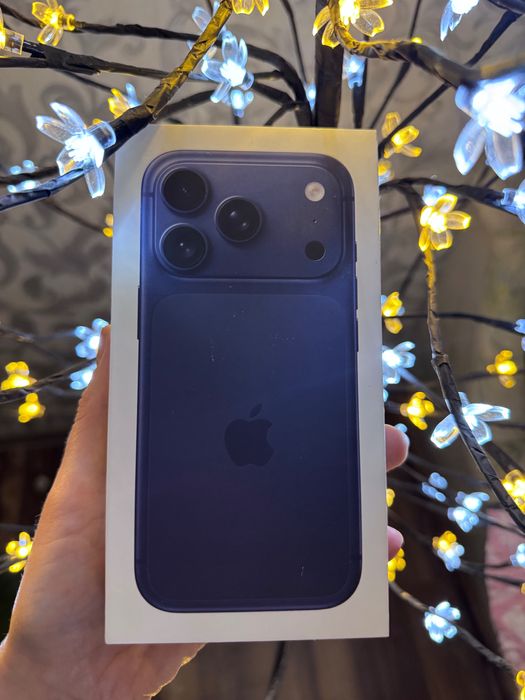 Продам айфон 17 pro