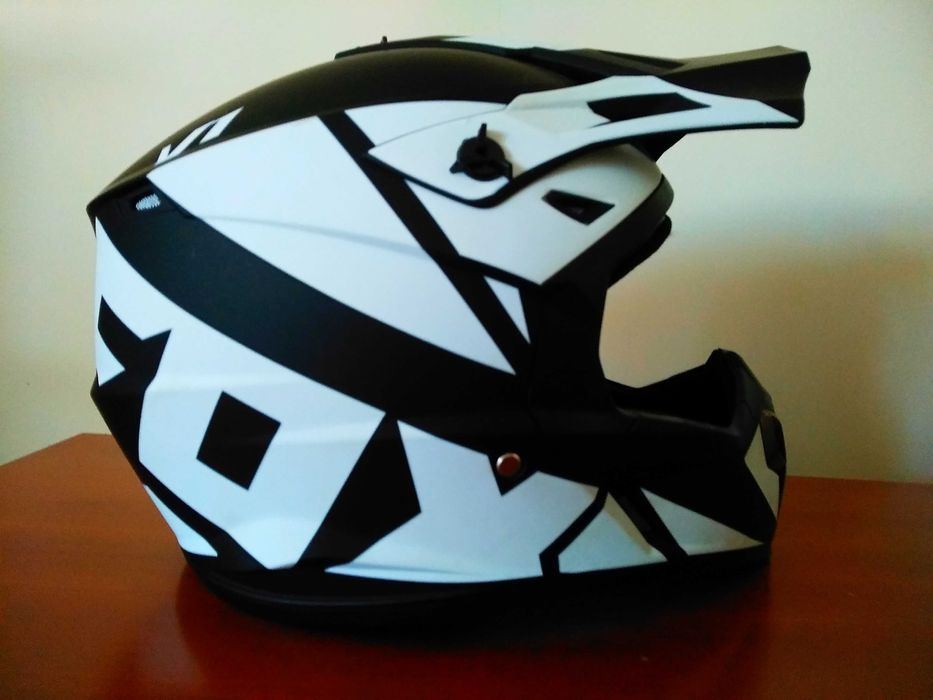 Capacete BTT/Motocross NOVO