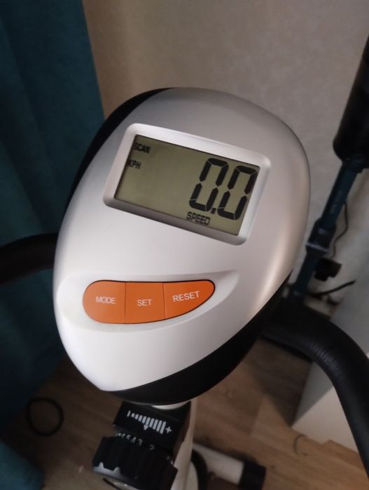 Продам крепкий велотренажер для веса до 120 кг.