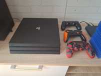 Konsola Ps4 Pro stan bardzo dobry