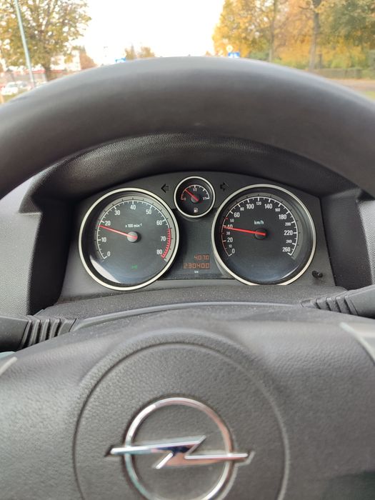 продаю для ЗСУ Opel Astra H 2004 року