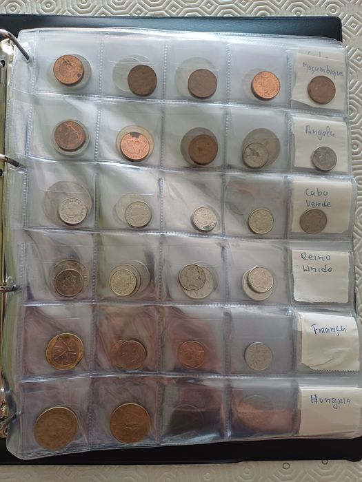 Mais de 100 moedas estrangeiras