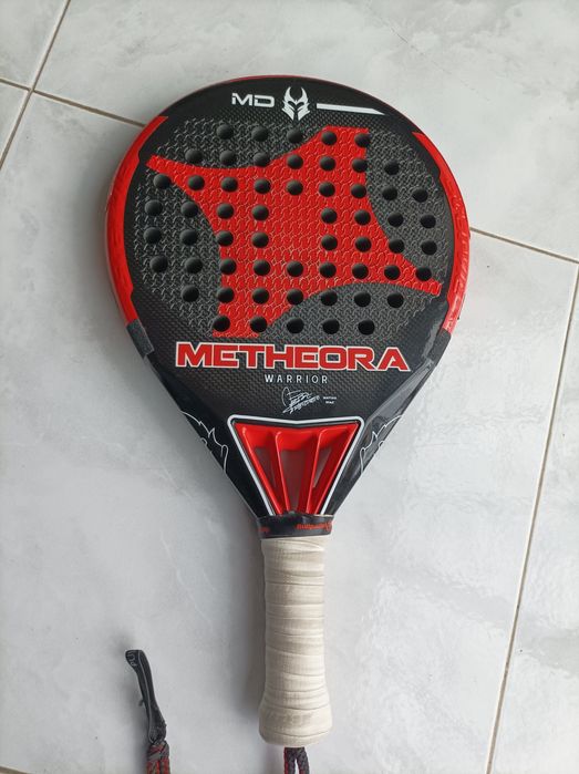 Raquete de padel da marca Starvie