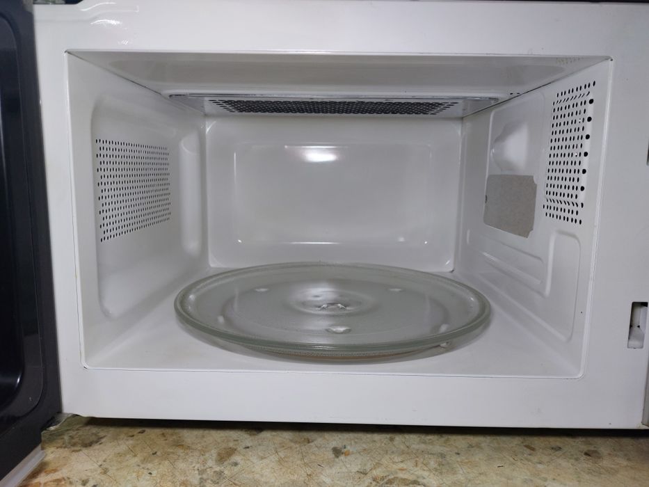 Микроволновка Liberton