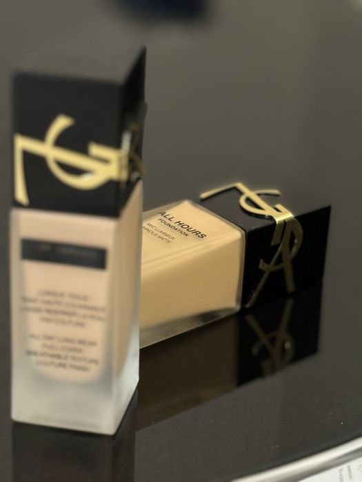 Стійкий тональний крем Yves Saint Laurent All Hours