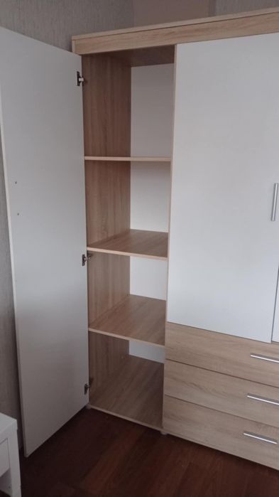 Szafa ubraniowa wys. 200 cm