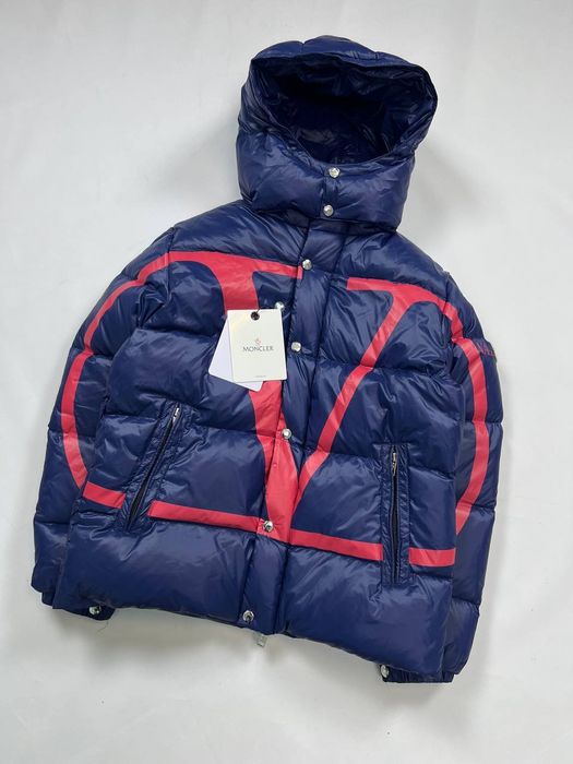Valentino x Moncler pufferМонклер

• Одна з найкращих якість (бірки 1
