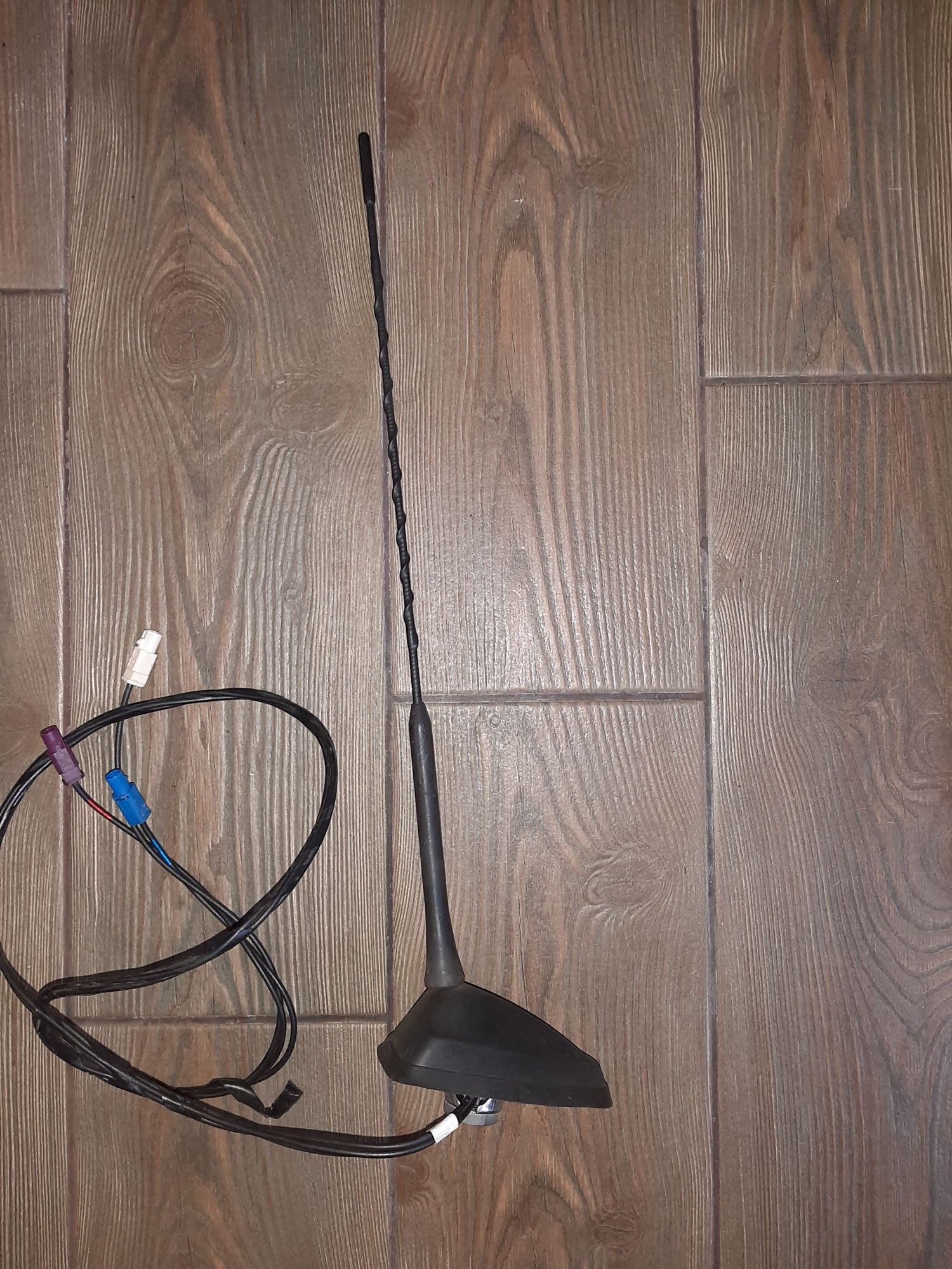 Антенна с GPS на Megane 3