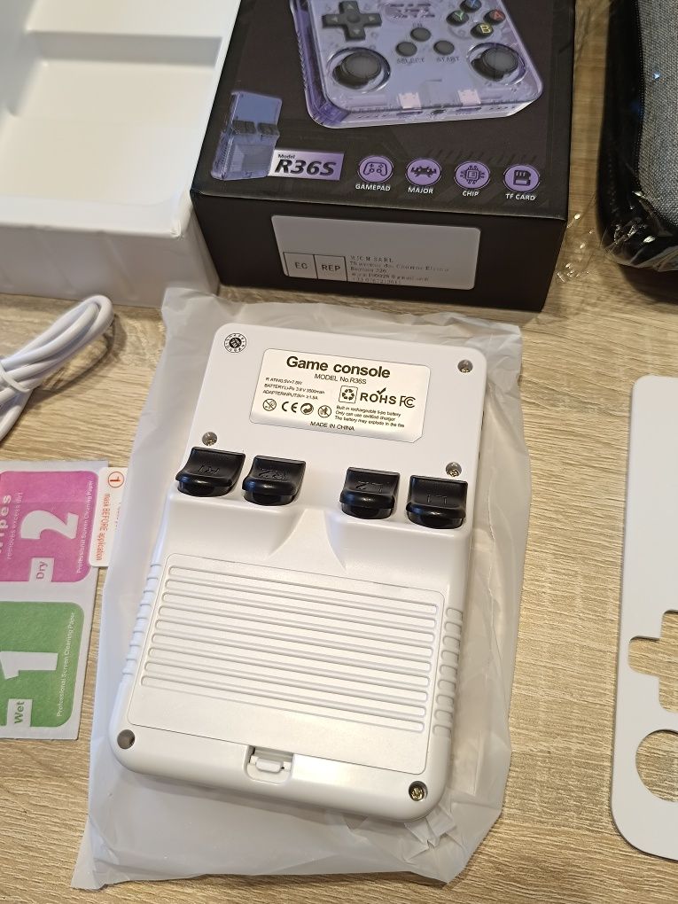 Konsola przenośna r36s retro biała 64gb 15000 gier Nowa+Etui PREZENT