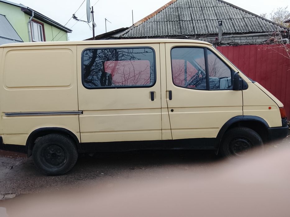 Форд транзит  1990 года