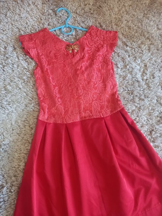 Святкова сукня плаття р.134-140 атласне