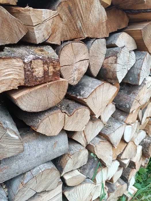 Drewno kominkowe i do pieca, połupane, układane