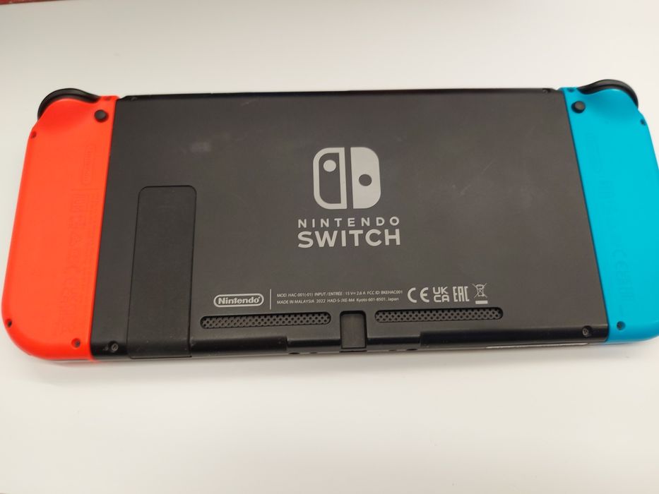 Konsola Nintendo Switch zestaw + etui gratis