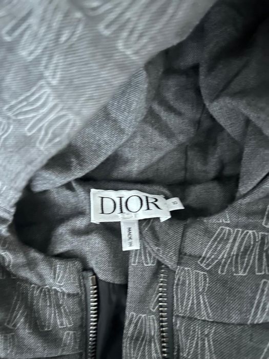 Dior пуховик. Оригинал. 5 раз одет. Размер- 10 лет.