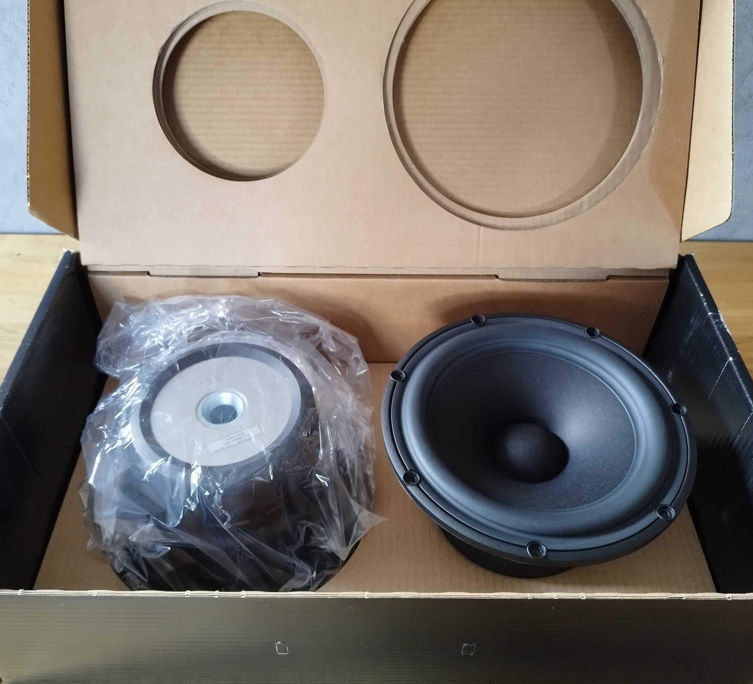 Scan Speak Revelator 22W/4851T00 głośniki niskotonowe, para