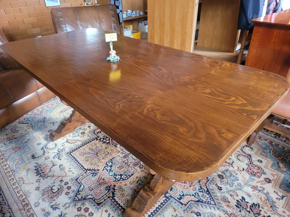Excelente mesa em madeira óptimo estado geral