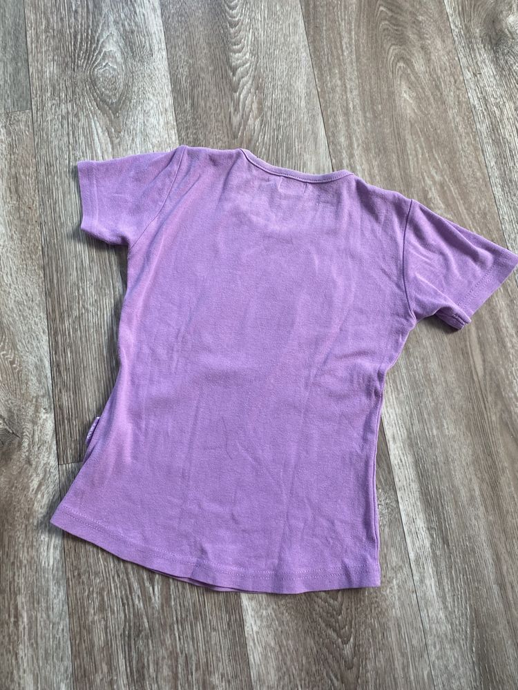 Tshirt bluzka z krótkim rękawem fioletowa z nadrukiem serduszko