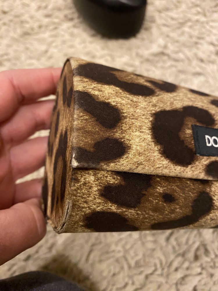 Etui futerał okulary przeciwsłoneczne panterka cętki Dolce&Gabbana