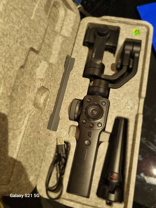 Estabilizador de Câmara Profissional Zhiyun SMOUTH 4
