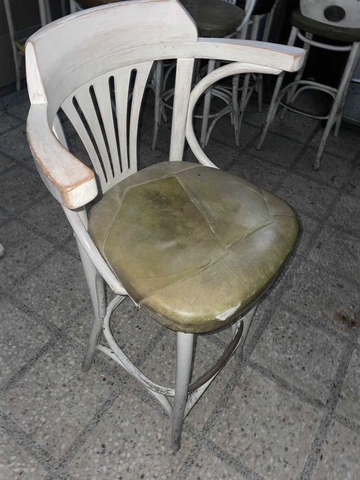 Wyposażenie barowe kanapa hoker krzesła stoły ekspres i wiele innych