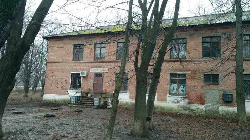 Двоповерхова будівля площею 479,6 кв.м.