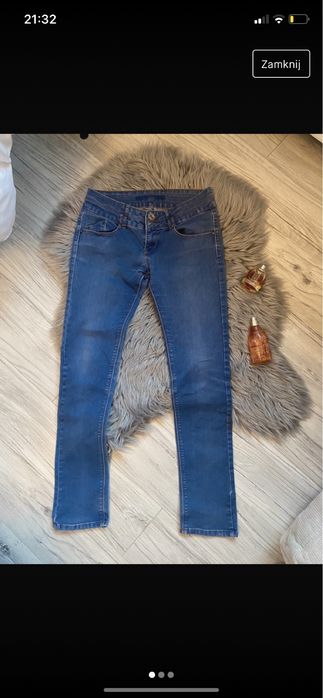 Modne jeansy rurki