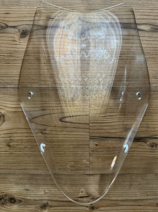 Benelli trk 702 szyba