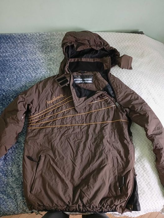Куртка жіноча лижна, дуже гарна , фірми maui-wowie розмір s.