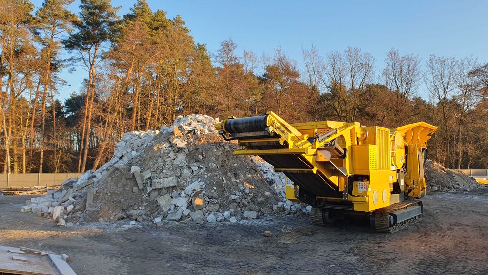 Usługi kruszenia gruzu, żelbetu, kamieni, asfaltu - wynajem kruszarki