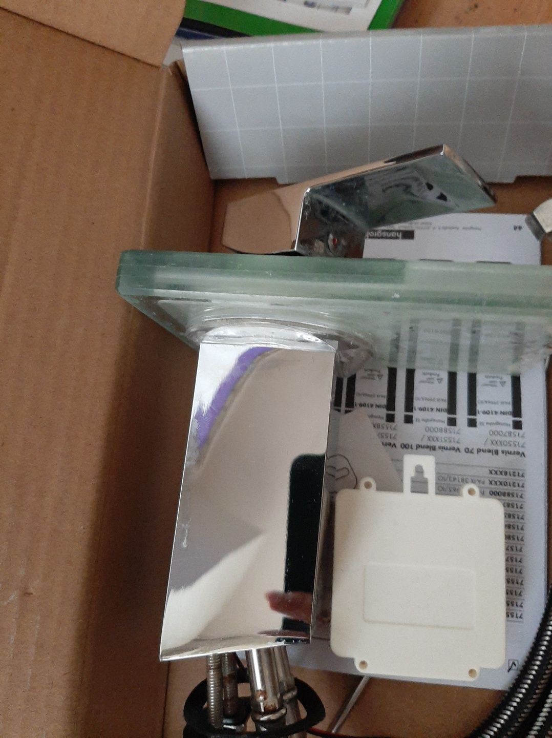 Bateria umywalkowa wodospad led
