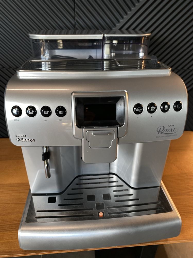 Кавоварка Philips Saeco Royal One Touch Cappuccino