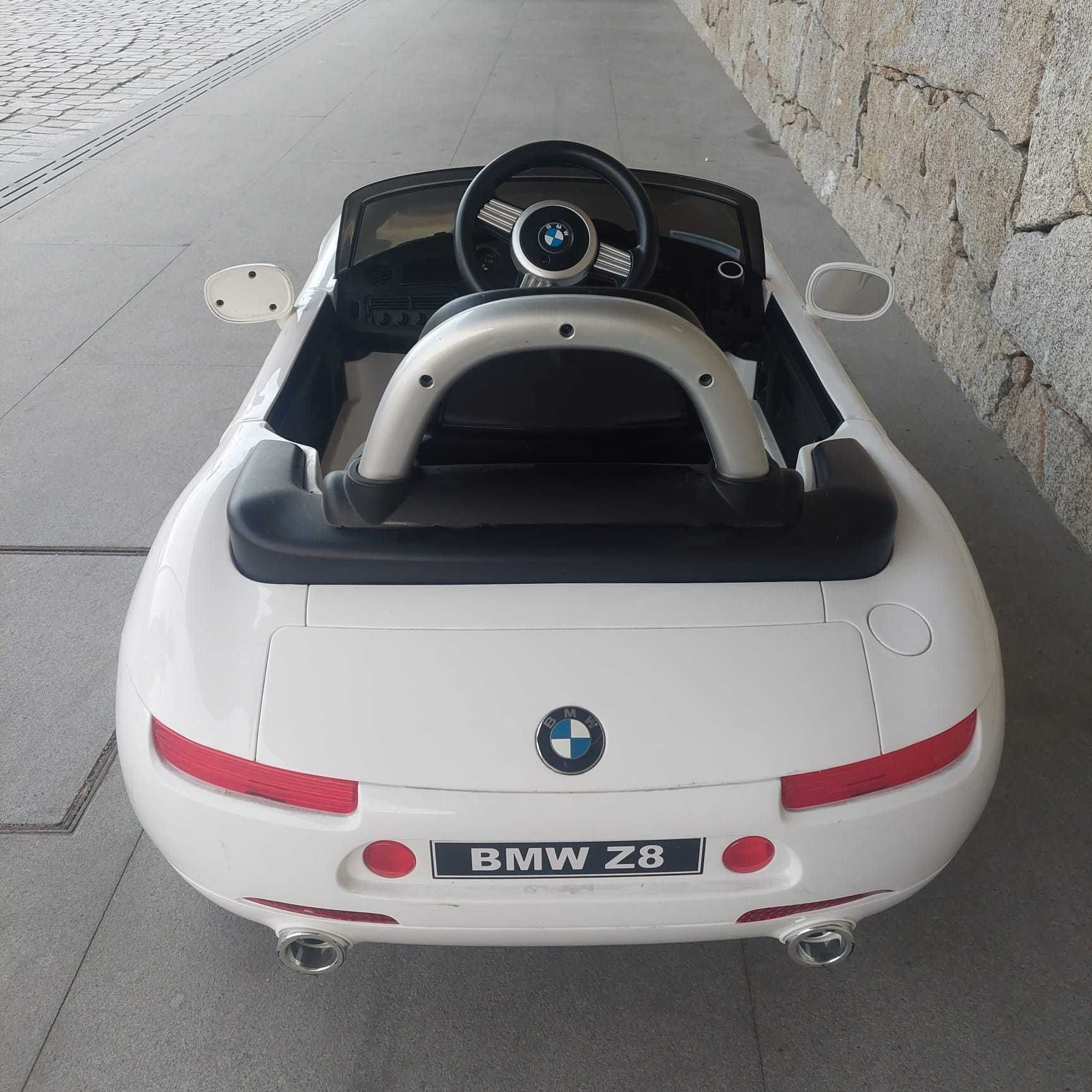 Carro elétrico criança