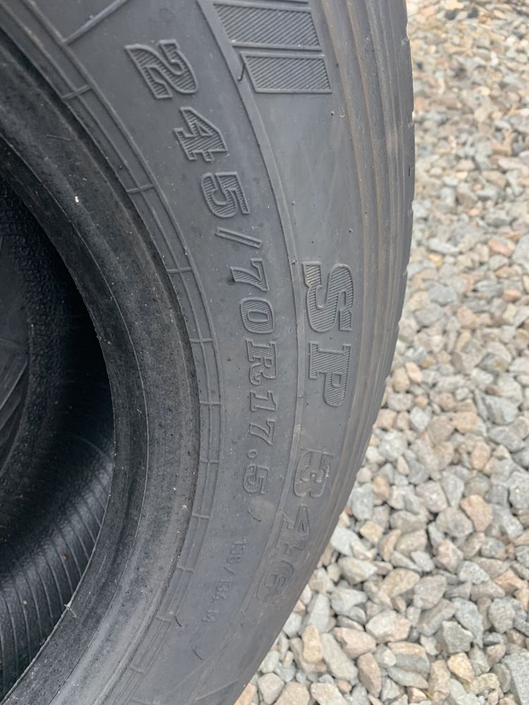 B58. 245/70/17,5 Dunlop SP346
