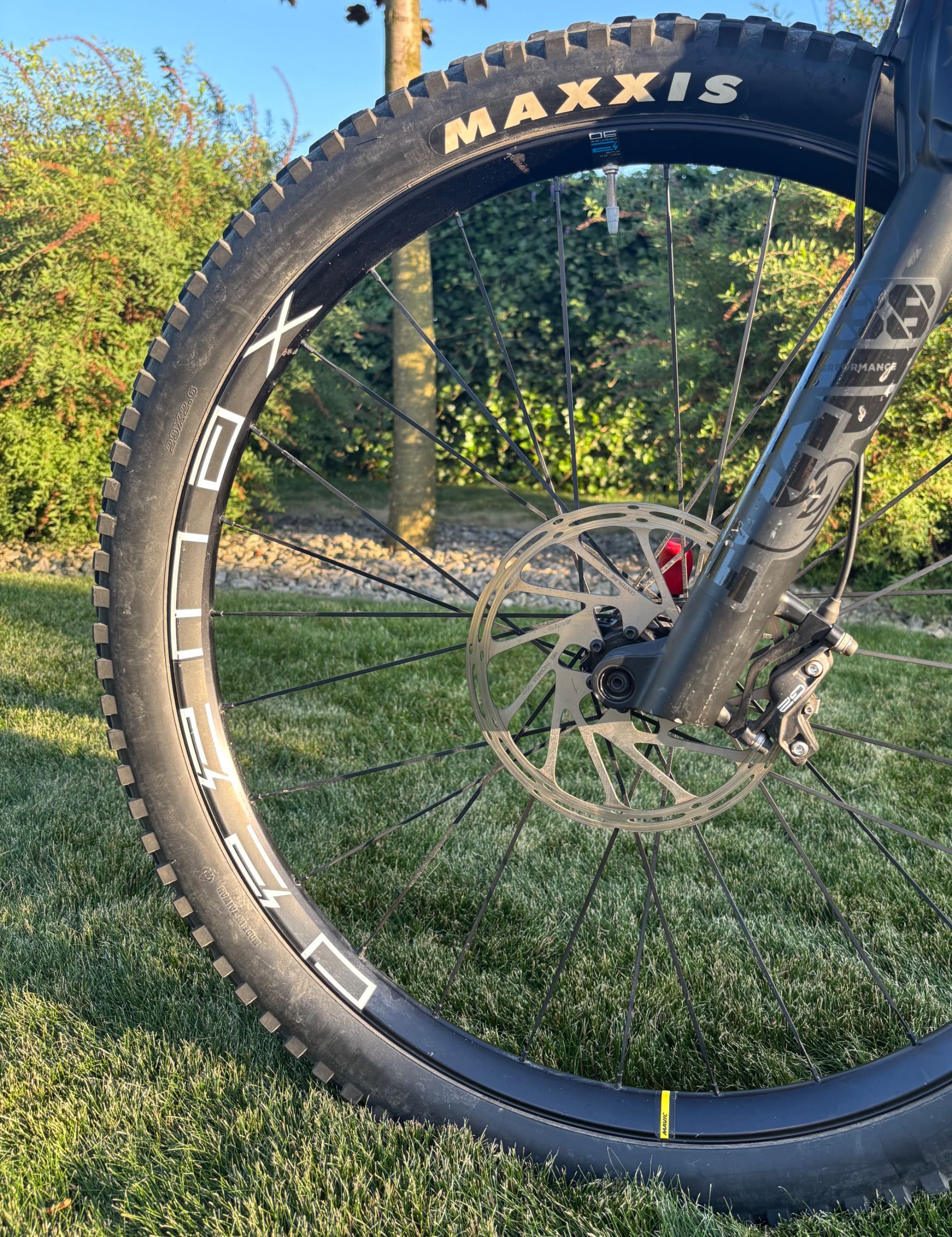 Mondraker Crafty SE – full eMTB, Bosch 625 Wh, Fox 38
