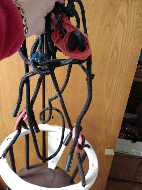 Huśtawka kubełkowa dla małego dziecka Ikea Ekorre drewniana