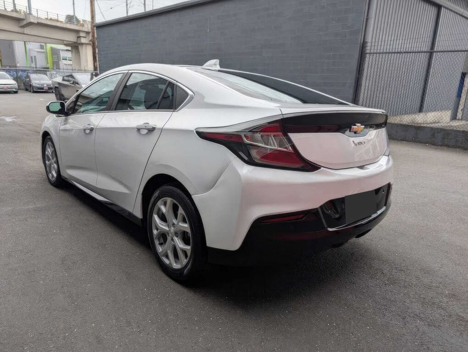 Chevrolet Volt Premier      2017