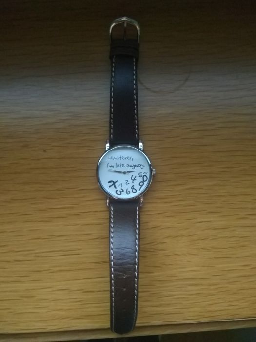 Vendo relógio de pulso