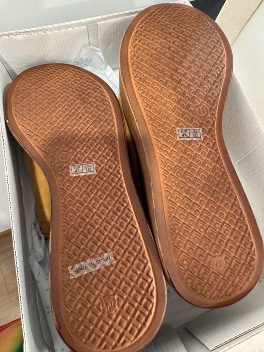 Sapato de salto alto nunca usado 40