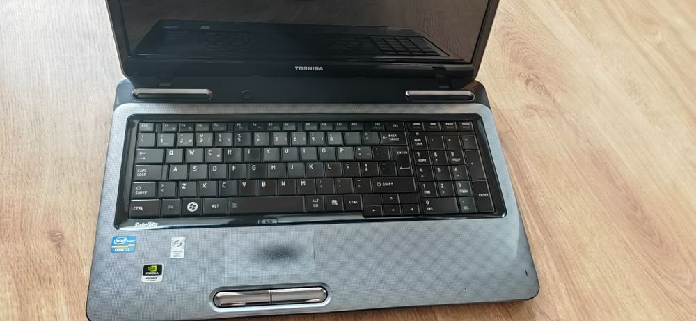 TOSHIBA Satélite 775 L12V