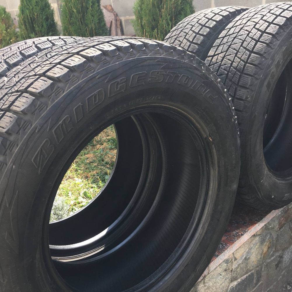 Продам шини Bridgestone blizzak 215 65 r16