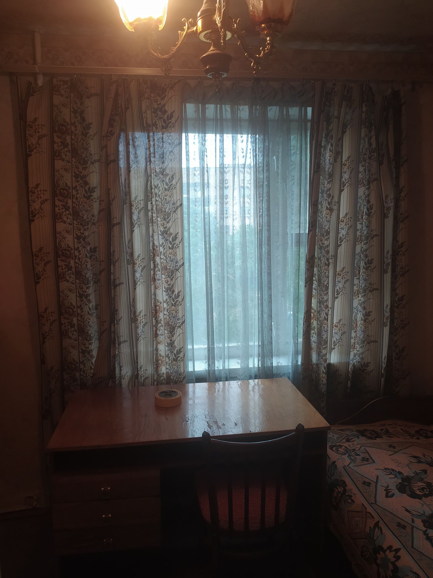 Продається квартира трьох кімнатна в центрі