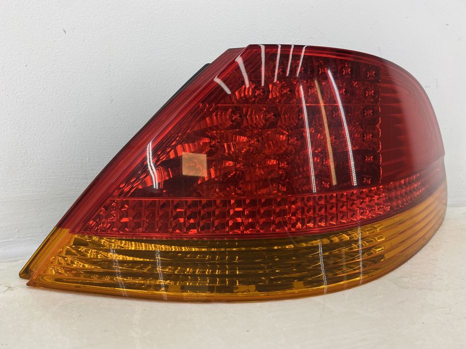 Bmw 7 E65 prawa lampa w błotnik prawy tył