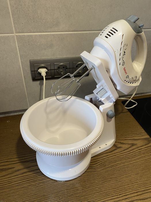 Миксер с поворотной чашей Saturn