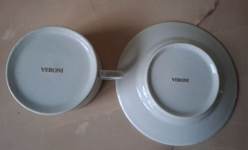 Filiżanki ze spodkami 5 szt.