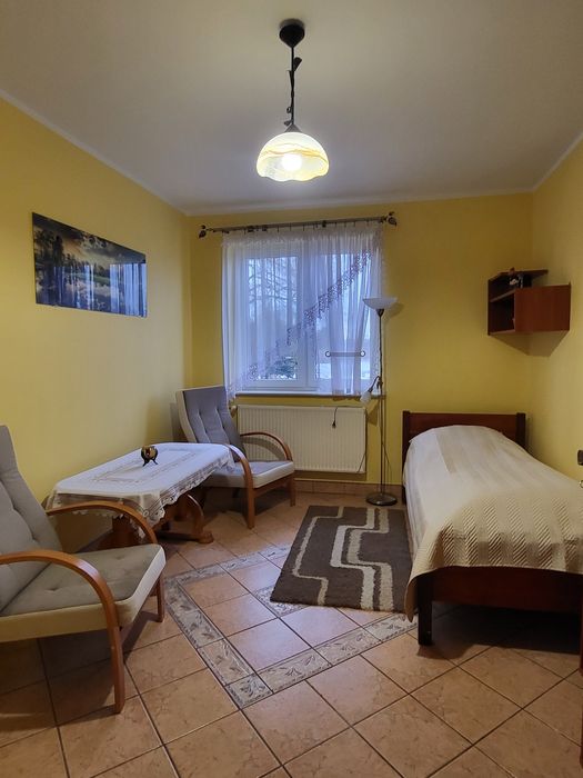 Dom do wynajęcia  przy lotnisku dla firmy.