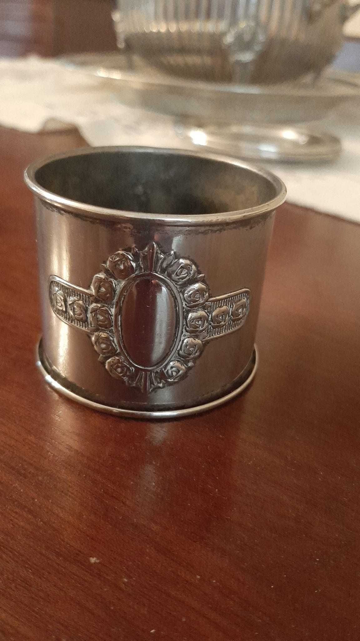 Copo para guardanapos em prata com mais de 100 anos