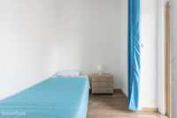 50331 - Quarto com cama de solteiro em apartamento com 6 quartos